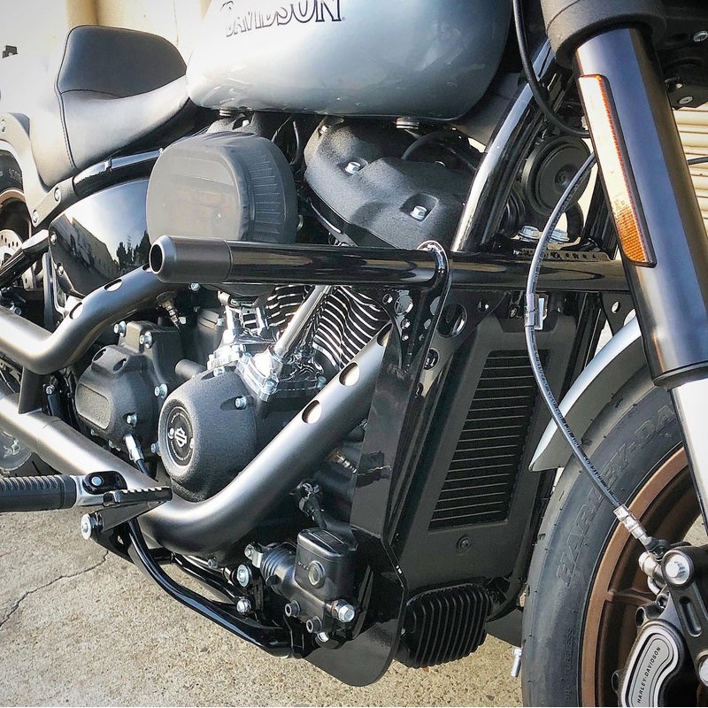 “High Bar” Crash Bar – 18+ Softail