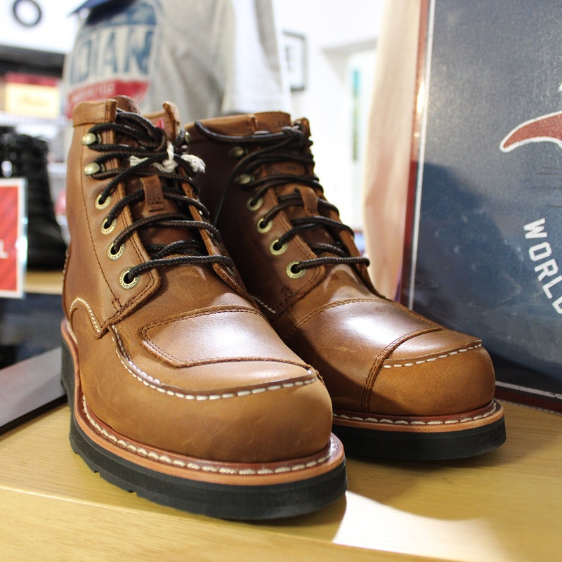MENS’S MOC TOE BOOT, BROWN