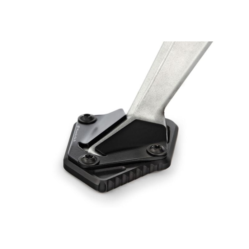 BMW F 900 GS Ergonomics – Side Stand Enlargement